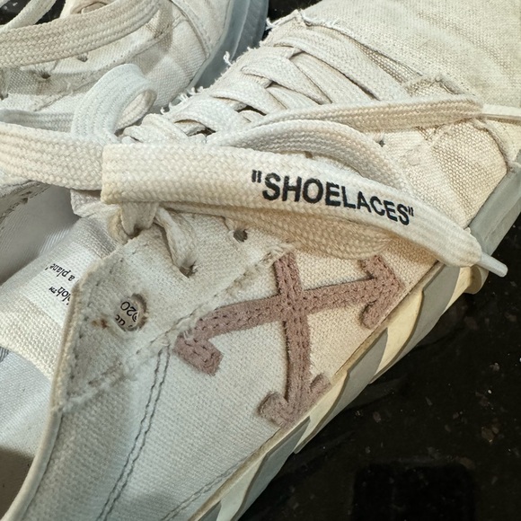 Off-white white sneaker tennis shoes with pink arrow logo - Picture 6 of 6